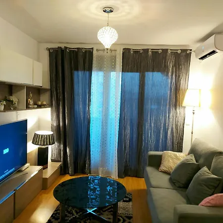 Kings House Apartment *